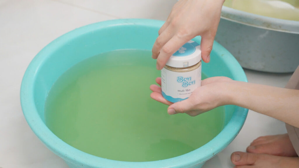 muoi-tam-thao-duoc-cho-be-bon-bon (1)